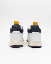 Load image into Gallery viewer, Oncept Princeton Mid Top Sneaker
