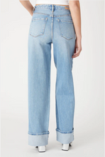 Load image into Gallery viewer, Blank NYC Radio Star Jeans
