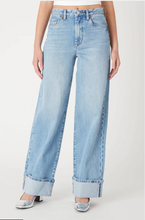 Load image into Gallery viewer, Blank NYC Radio Star Jeans
