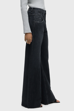 Load image into Gallery viewer, Hudson Jodie Seamed Front Yoke Wide Leg
